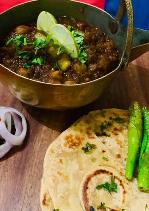 A picture of Punjabi chole.