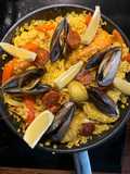 Paella Seafood dan Ayam