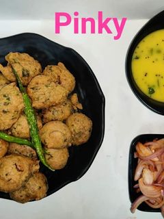 મેથી નાં ગોટા(methi na gota recipe in Gujarati) રેસીપી મુખ્ય ફોટો