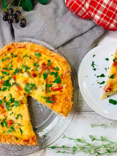 A picture of Delicious Quiche with Shiitake Powder.