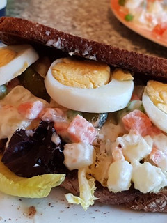Una foto de Sándwich de Ensaladilla