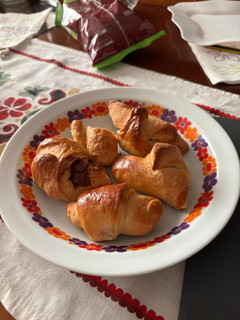 Una foto de Croissants 🥐 rellenos de Gianduia versión fácil