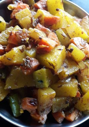 A picture of Pumpkin carrot sabzi.
