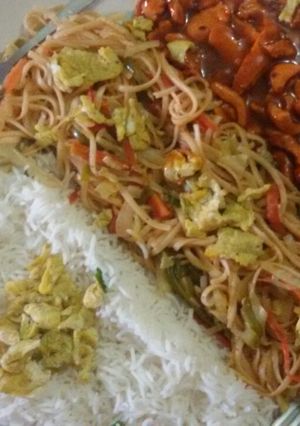 A picture of Sinaporian rice.