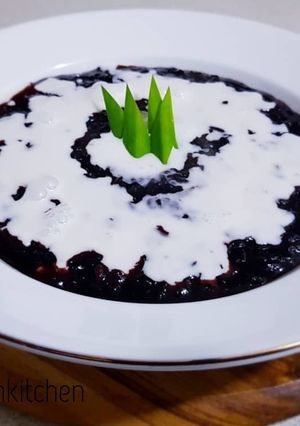 A picture of Indonesian Black Rice Porridge with Coconut Milk.