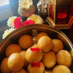 A picture of Besan Ladoo.