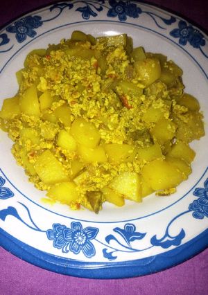 A picture of Potato with scramble egg.