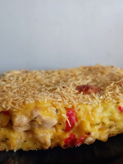 Una foto de Pastel de Polenta con pollo 😋