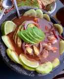 Aguachile de camarones y patas de mula