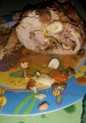 Una foto de Pechuga de pollo rellena