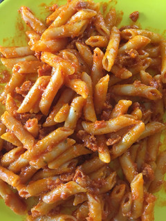 Una foto de Macarrones con chorizo picante a mi estilo
