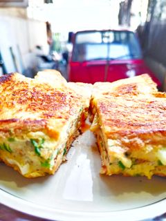 Foto resep Egg Spicy Mayo + Cheese Sandwich