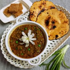 A picture of Baigan bharta (in cooker).