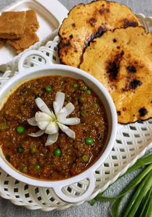 A picture of Baigan bharta (in cooker).