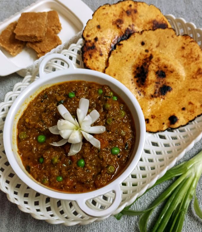 A picture of Baigan bharta (in cooker).