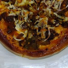 A picture of Chicken pizza.