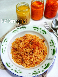 Foto resep Nasi Goreng Teri (bumbu dasar merah)