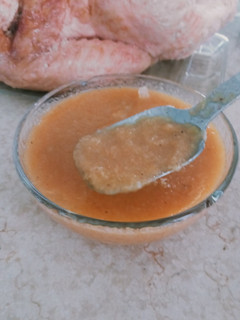 Una foto de Gravy de piña sin harina