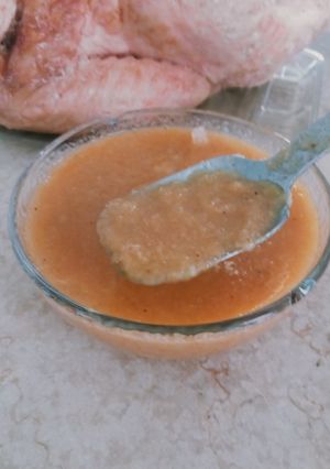 Una foto de Gravy de piña sin harina