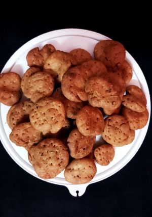 A picture of Masala Mathri.