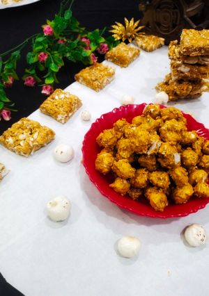 A picture of Makhana rewri and chikki.