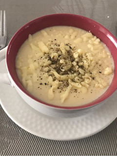 Una foto de Crema de papa y pollo en olla de cocción lenta