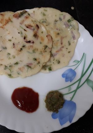चावल और दाल का उत्तपम (Chawal aur dal ka uttapam recipe in hindi) रेसिपी मुख्य फोटो