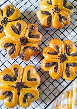 Foto resep Black Sesame Twirl Bread