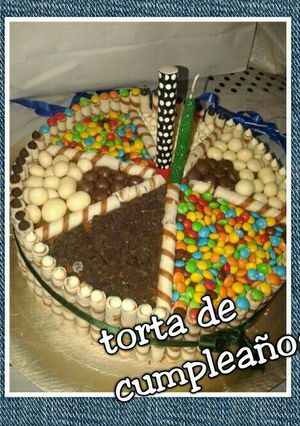 Una foto de Torta de cumpleaños alegre
