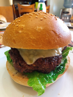 Φωτογραφία της συνταγής All American Burger- Αμερικάνικο μπέργκερ