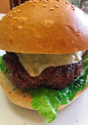 Φωτογραφία της συνταγής All American Burger- Αμερικάνικο μπέργκερ