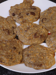 Una foto de Galletas bizcochas de avena y dátiles
