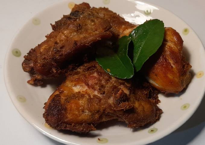 Resep Ayam Goreng Kuning Oleh Lionie Adi Cookpad