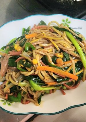 韭菜豬肉炒麵 的食譜成品照片