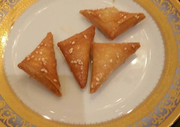 حلى السمبوسه بالقشطه