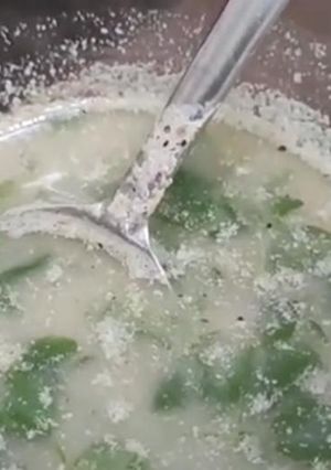 பாரம்பரிய முறையில் வெந்தயக்கீரை சூப் (Venthaya keerai soup recipe in tamil) செய்முறை முக்கிய புகைப்படம்