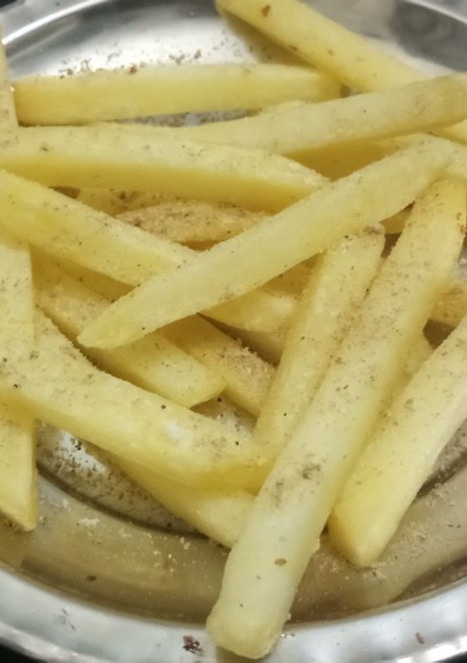फ्रेंच फ्राइज (french fries recipe in Hindi) रेसिपी मुख्य फोटो