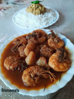 আলু-মিষ্টি কুমড়ো দিয়ে চিংড়ি মাছের ঝোল (Aloo-Misti kumro diye chingri macher jhol recipe in Bengali) রেসিপির প্রধান ছবি