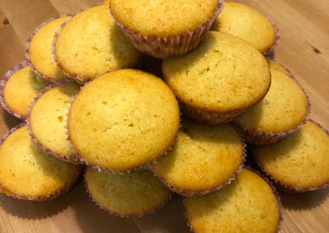 Easy to Make Vanilla Cupcakes