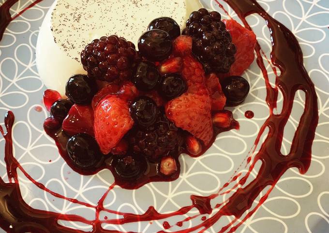 Step-by-Step Guide to Make Fancy Pannacotta with Red wine poached Berries for Lunch Recipe