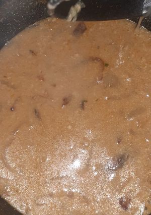 A picture of Onion soup.