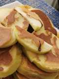 Desayuno de manzana pancakes