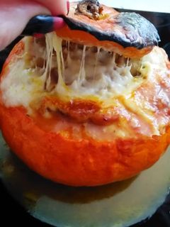 Фото Запечённая тыква с мясом и грибами.