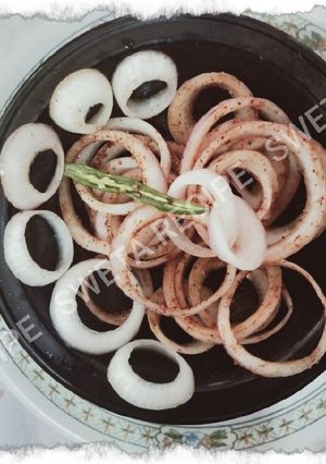 A picture of Vinegar's Laccha Hot Onion.