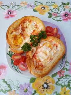 Kenyér belsejében sült tojás recept fotója