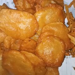 A picture of Aloo k pakory😋آلو کے پکوڑے😋.