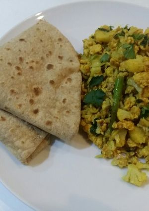 A picture of GOBHI QEEMA (CAULIFLOWER WITH CHICKEN MINCE).