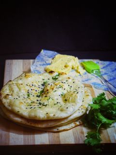 বাটার নান (butter naan recipe in bengali) রেসিপির প্রধান ছবি