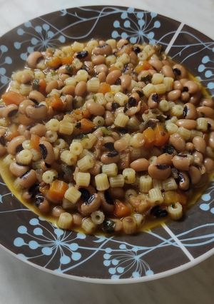 Foto di Zuppa gustosa di fagioli dall'occhio