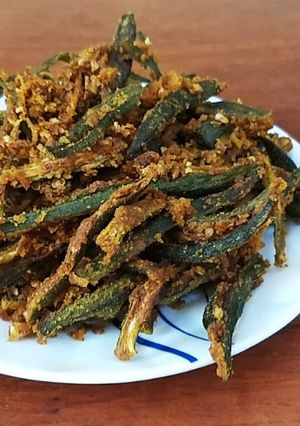 A picture of Kurkuri bhindi in microwave.